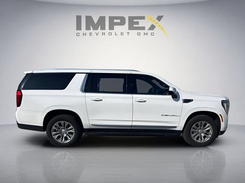 Used 2025 GMC Yukon XL Denali AWD/4WD image 6