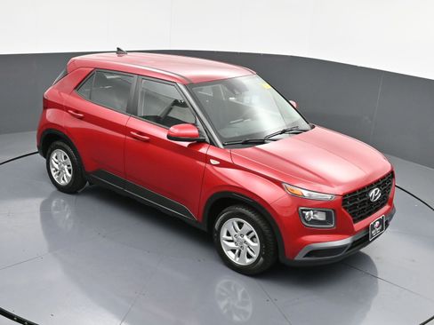 Used 2021 Hyundai Venue SE image 28