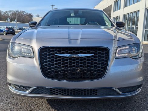 Used 2018 Chrysler 300 Touring w/ Sport Appearance Package image 2