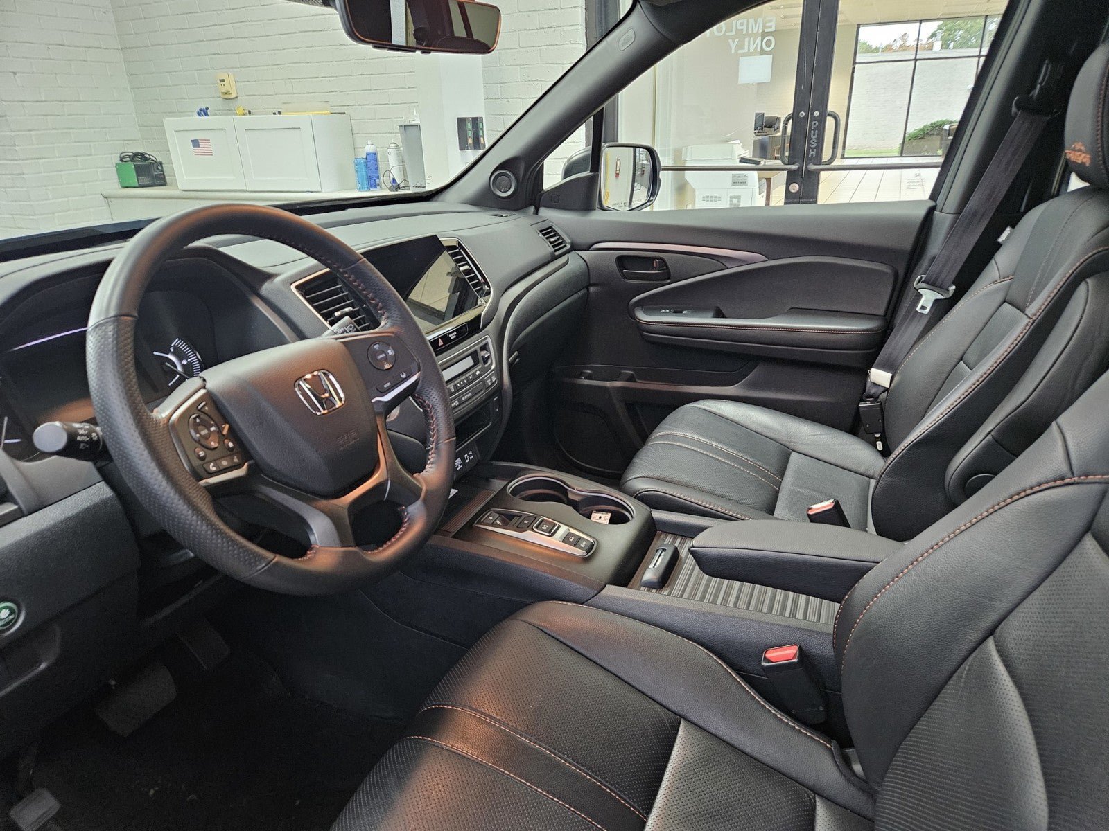 Used 2023 Honda Passport TrailSport image 8