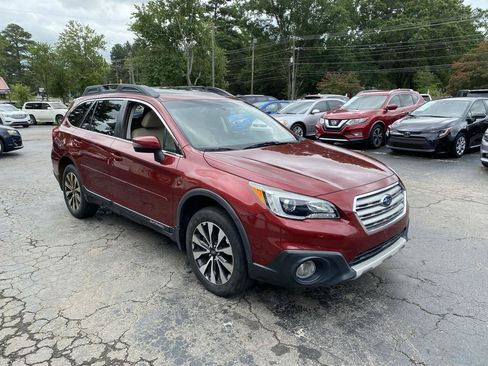 Used 2016 Subaru Outback 2.5i Limited AWD/4WD image 3