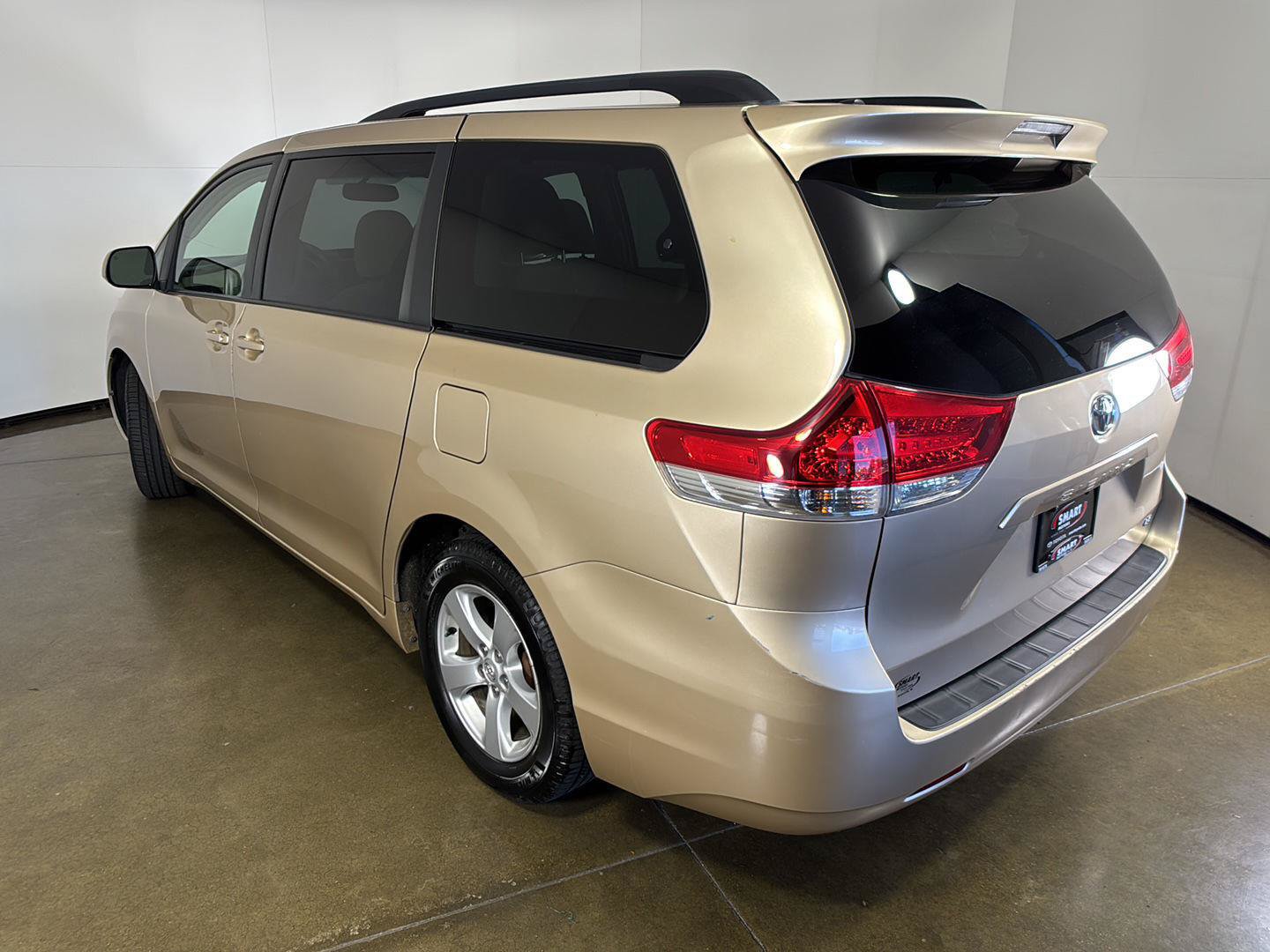 Used 2012 Toyota Sienna LE w/ Towing Pkg FWD image 26