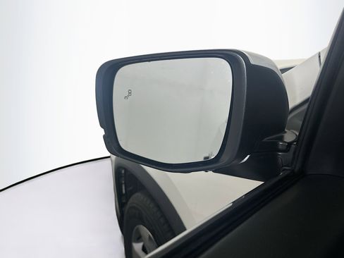 Used 2025 Honda Pilot EX-L image 16