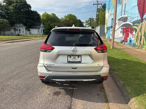 Used 2017 Nissan Rogue SL w/ SL Premium Package FWD image 6