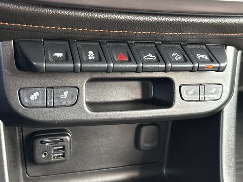 Used 2022 GMC Canyon AT4 AWD/4WD image 24
