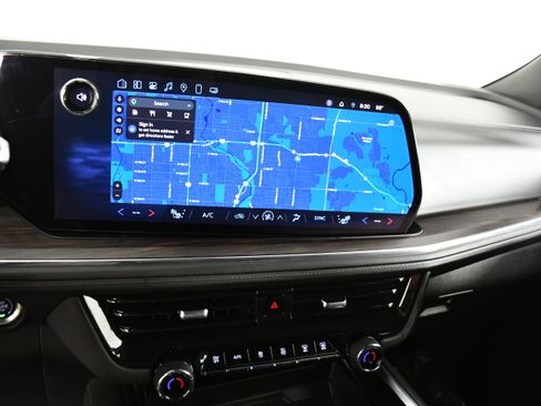 Used 2025 Chevrolet Suburban Z71 image 27