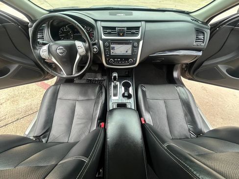 Used 2017 Nissan Altima 2.5 SL w/ 2.5 Technology Package FWD image 19
