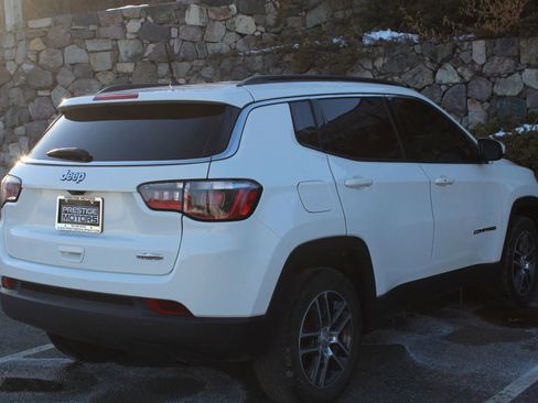 Used 2018 Jeep Compass Latitude w/ Cold Weather Group image 9