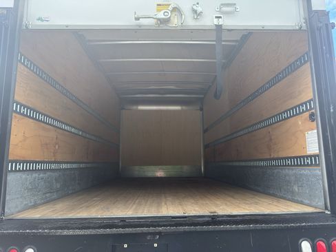 Used 2022 Ford F550 2WD Regular Cab Super Duty image 12