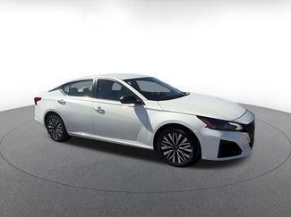 Used 2025 Nissan Altima 2.5 SV FWD video 2