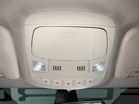 Used 2019 Ford Fusion SE FWD image 21