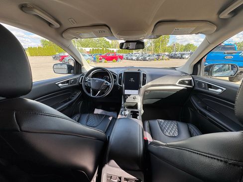 Used 2023 Ford Edge Titanium AWD/4WD image 17