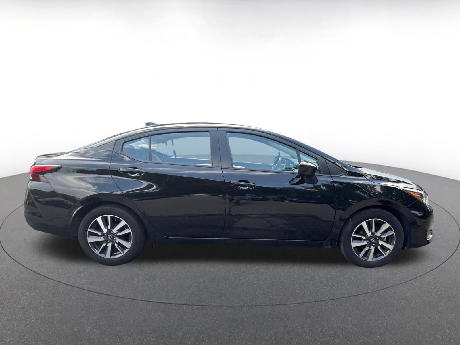 Used 2025 Nissan Versa SV FWD image 14