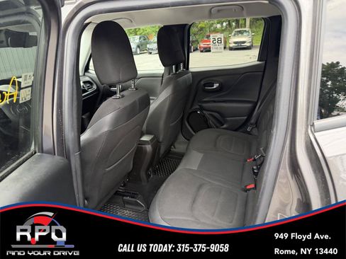 Used 2017 Jeep Renegade Altitude AWD/4WD image 16
