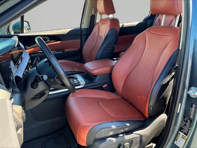 Certified 2023 Kia Carnival SX FWD image 25