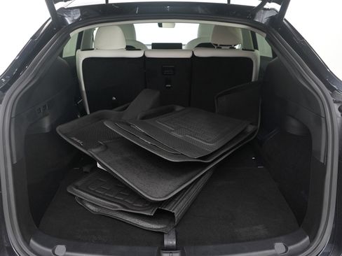 Used 2025 Tesla Model Y Long Range image 9