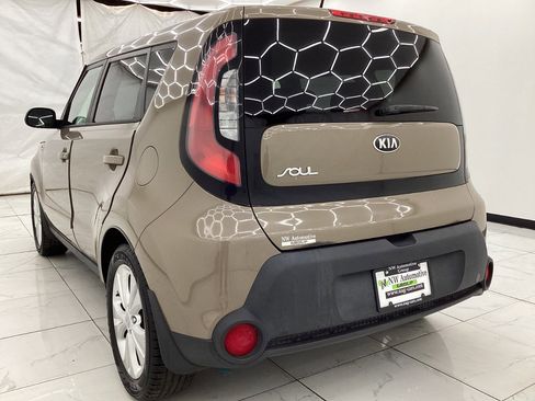 Used 2015 Kia Soul + FWD image 9