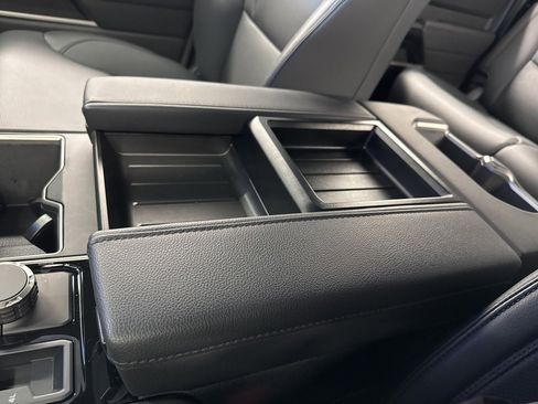 Used 2025 Toyota Tundra Limited image 32