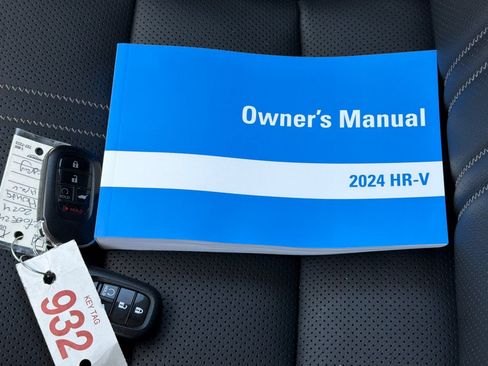 Used 2024 Honda HR-V EX-L image 11
