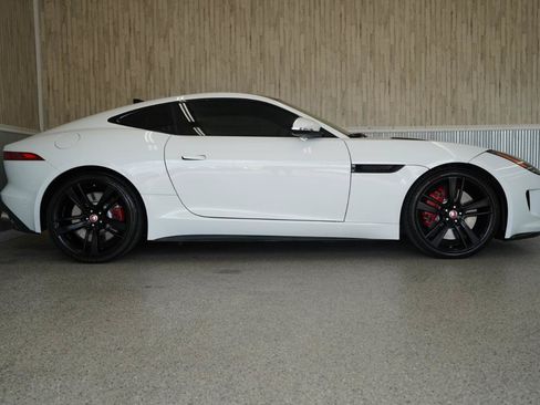 Used 2015 Jaguar F-TYPE R RWD image 6