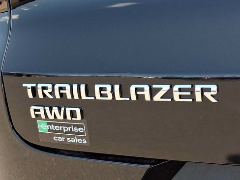Used 2025 Chevrolet TrailBlazer LT AWD/4WD image 30