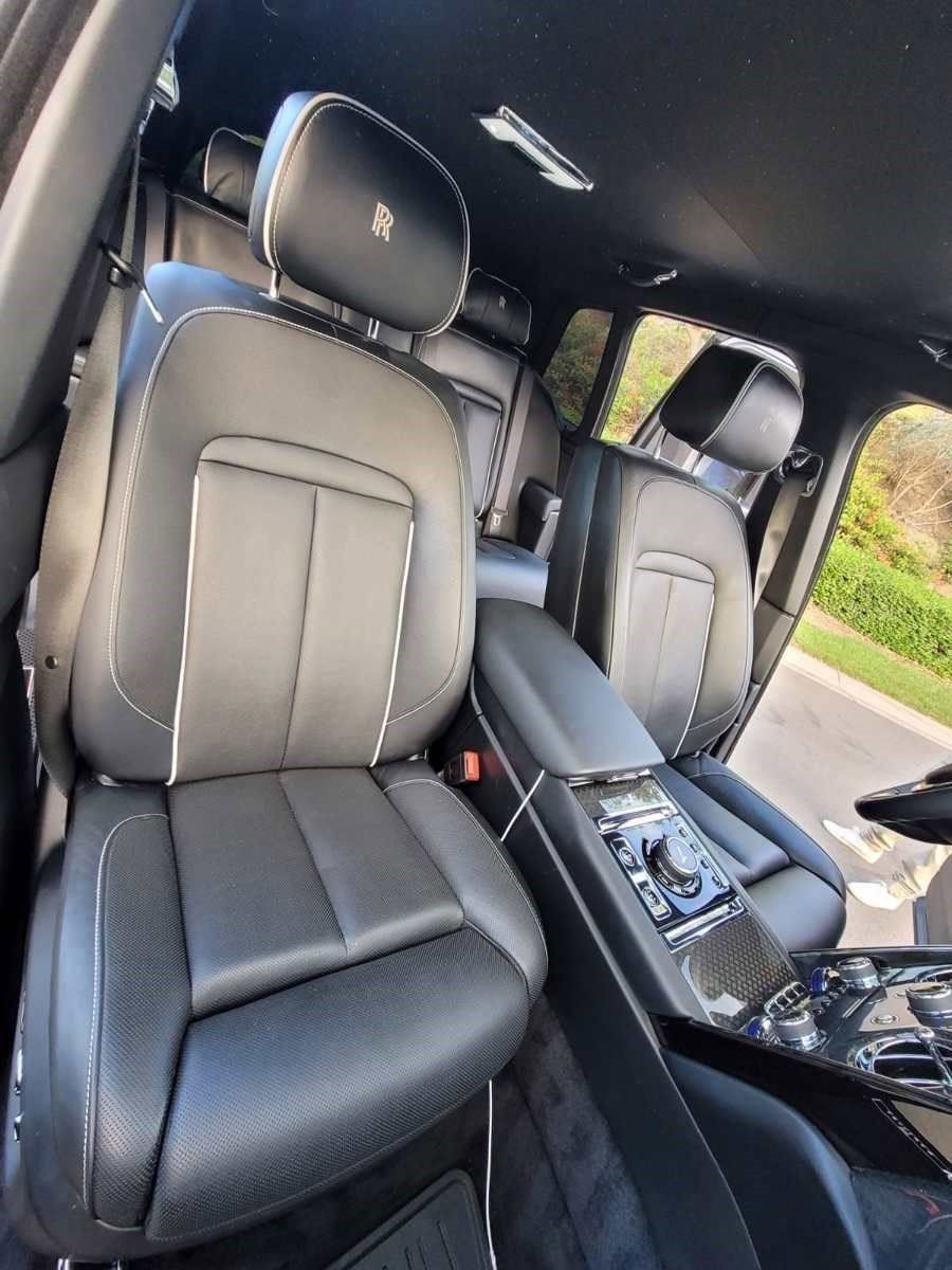Used 2021 Rolls-Royce Cullinan Black Badge AWD/4WD image 16