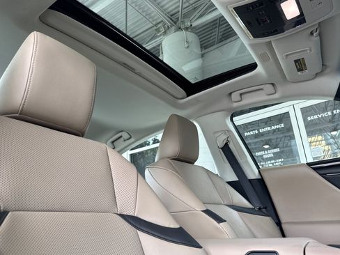 Certified 2020 Lexus ES 300h w/ Premium Package FWD image 20