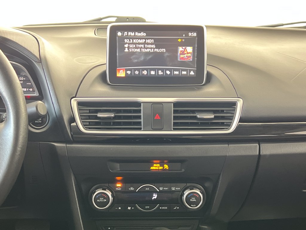 Used 2014 MAZDA MAZDA3 i Touring w/ Technology Package FWD image 20