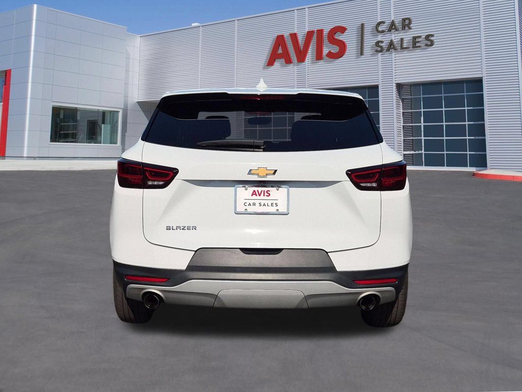Used 2025 Chevrolet Blazer LT FWD image 7