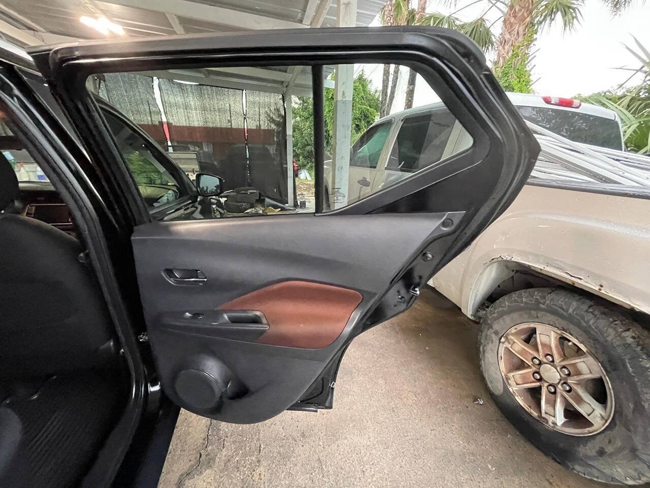 Used 2019 Nissan Kicks SR w/ Exterior Package FWD image 13