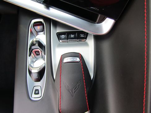 Used 2025 Chevrolet Corvette Stingray Premium Cpe w/ Z51 Performance Package RWD image 18