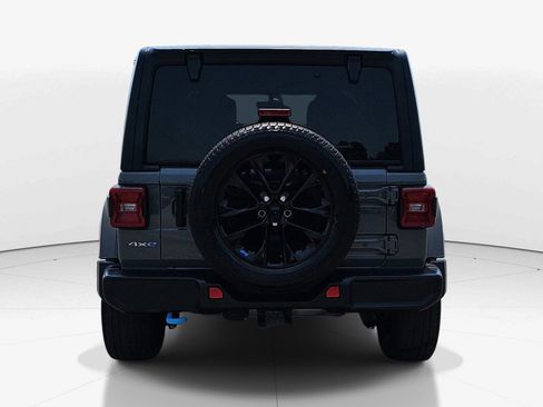 Used 2023 Jeep Wrangler Unlimited Sahara AWD/4WD image 4