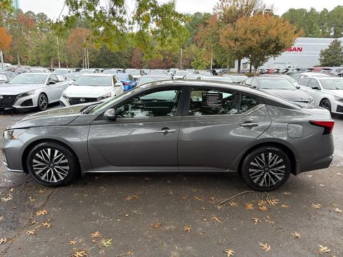 Certified 2023 Nissan Altima 2.5 SV w/ SV Premium Package image 4