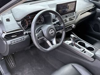 Used 2023 Nissan Altima 2.0 SR FWD video 2
