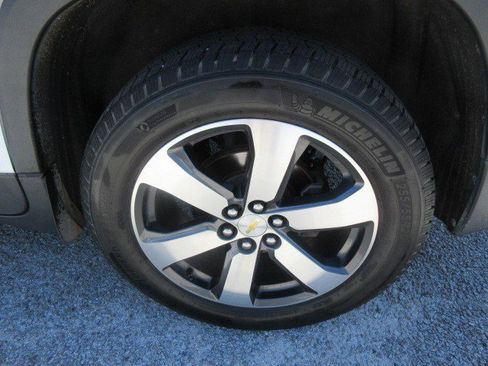 Used 2019 Chevrolet Traverse LT w/ LT Premium Package FWD image 11