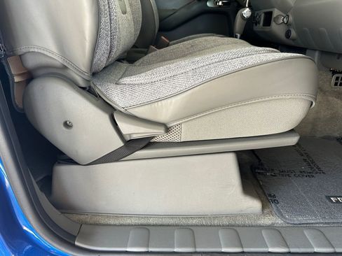 Used 2013 Nissan Frontier SV image 30