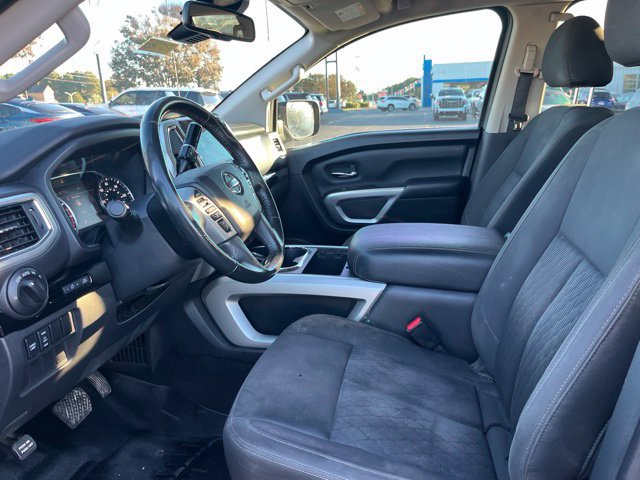 Used 2021 Nissan Titan SV w/ SV Convenience Package RWD image 7