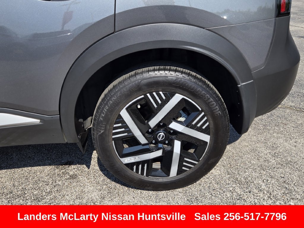 Used 2025 Nissan Kicks SV FWD image 12