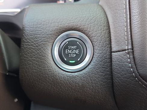 Used 2023 GMC Yukon Denali RWD image 25