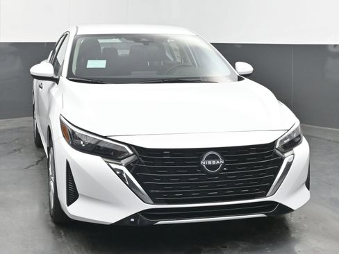 New 2025 Nissan Sentra S image 2