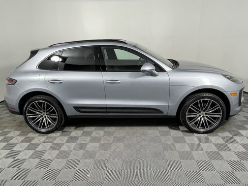 Certified 2026 Porsche Macan AWD/4WD image 8