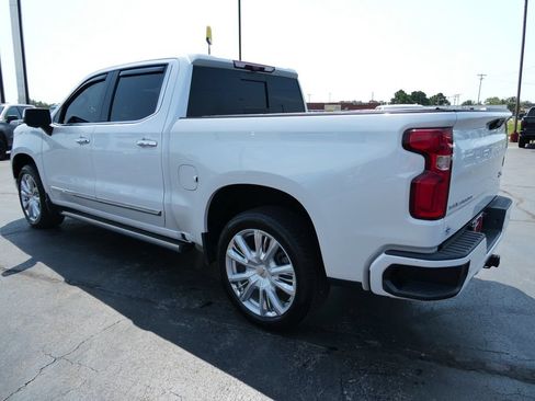 Certified 2023 Chevrolet Silverado 1500 High Country w/ High Country Premium Package AWD/4WD image 8