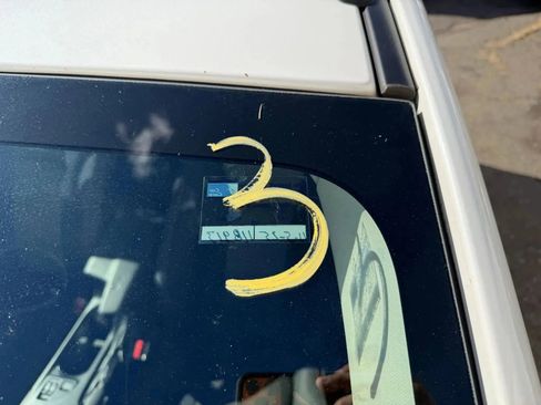 Used 2018 Subaru Crosstrek 2.0i Premium w/ Eyesight System image 29