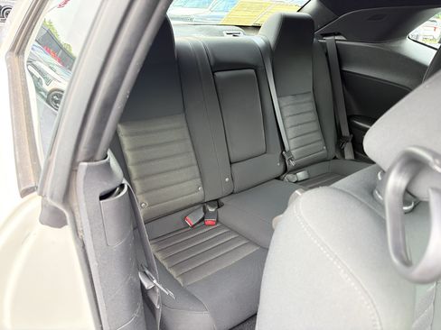 Used 2009 Dodge Challenger SE RWD image 11