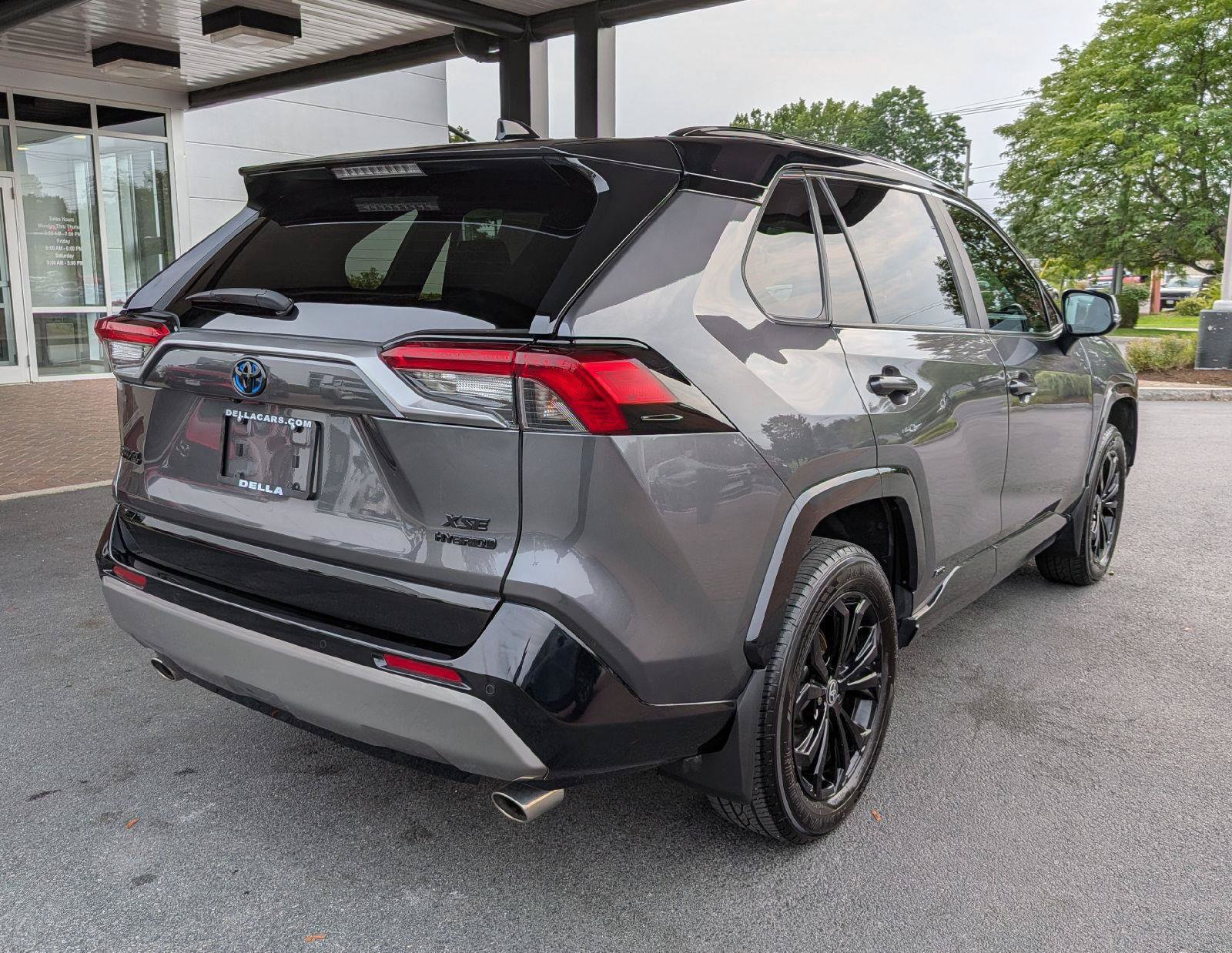Used 2022 Toyota RAV4 XSE AWD/4WD image 7