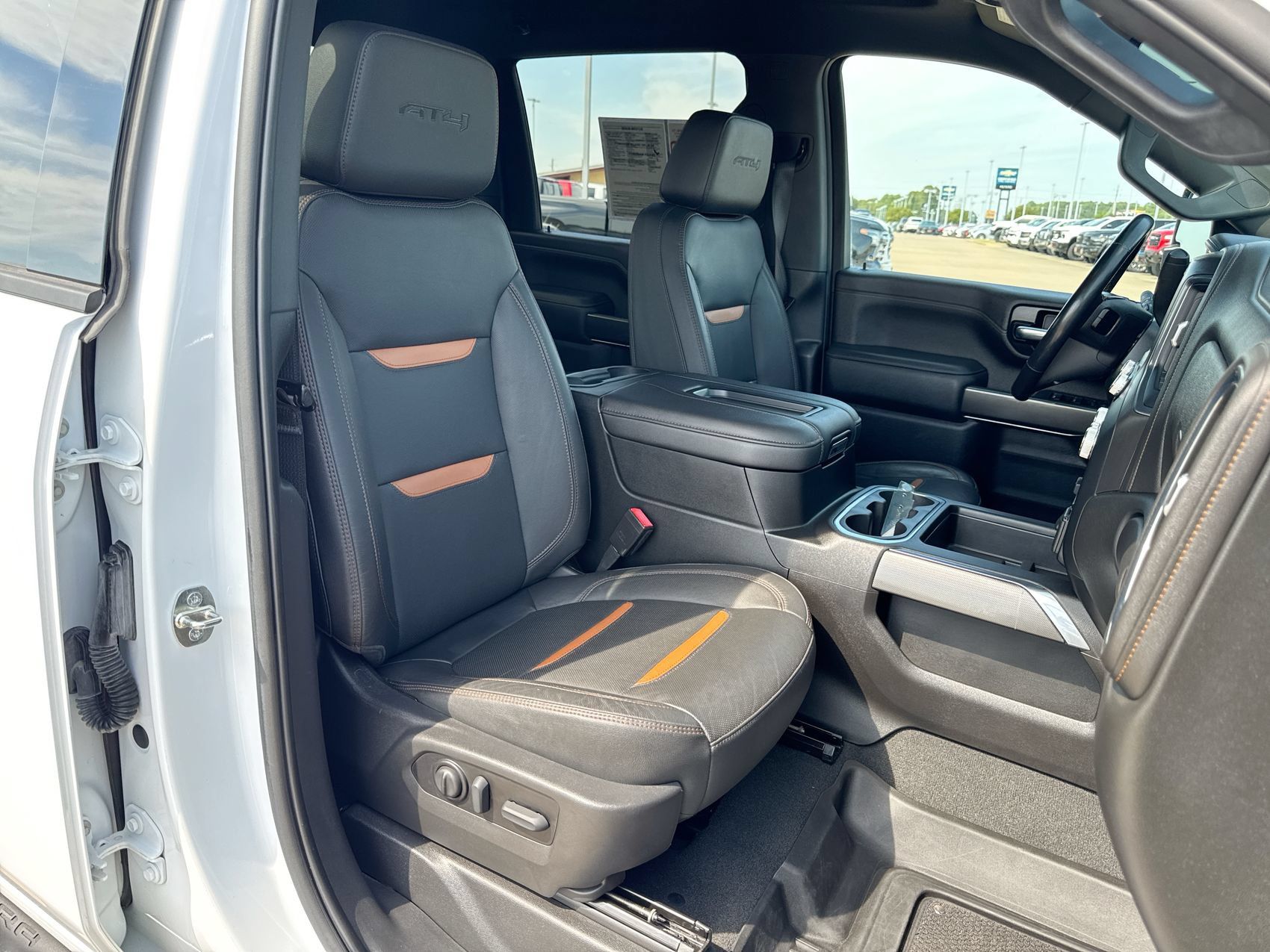 Used 2022 GMC Sierra 2500 AT4 w/ Gooseneck/5TH Wheel Package AWD/4WD image 23