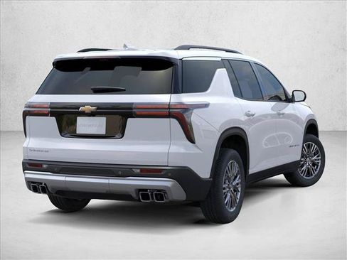New 2026 Chevrolet Traverse LT w/ Driver Confidence Package FWD image 5