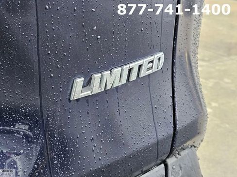 Used 2021 Toyota RAV4 Limited image 10