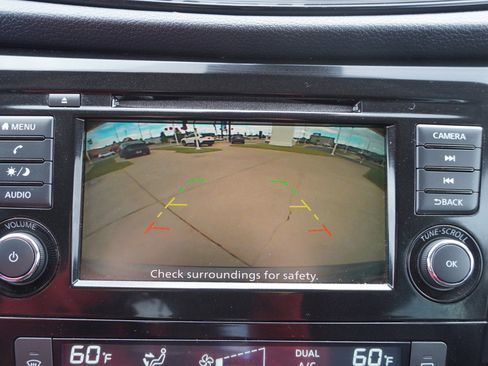 Used 2020 Nissan Rogue SV image 42