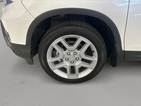 Used 2024 Honda Passport EX-L image 8